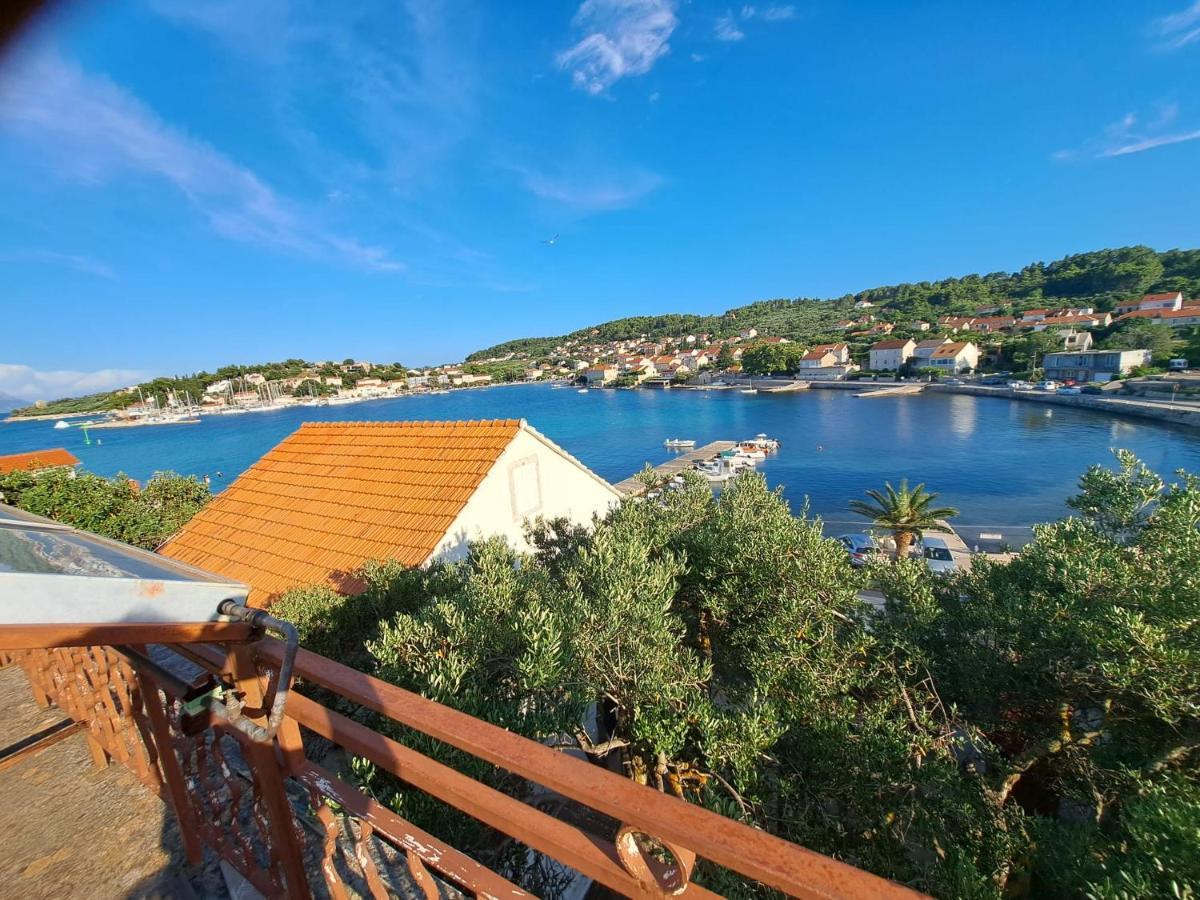 Apartmani Dusica Lumbarda Exteriör bild