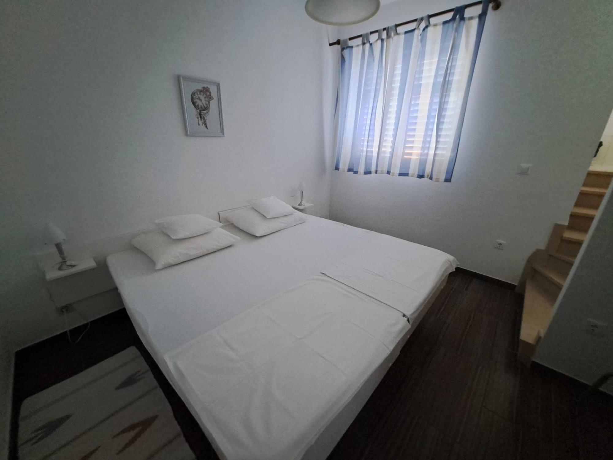 Apartmani Dusica Lumbarda Exteriör bild