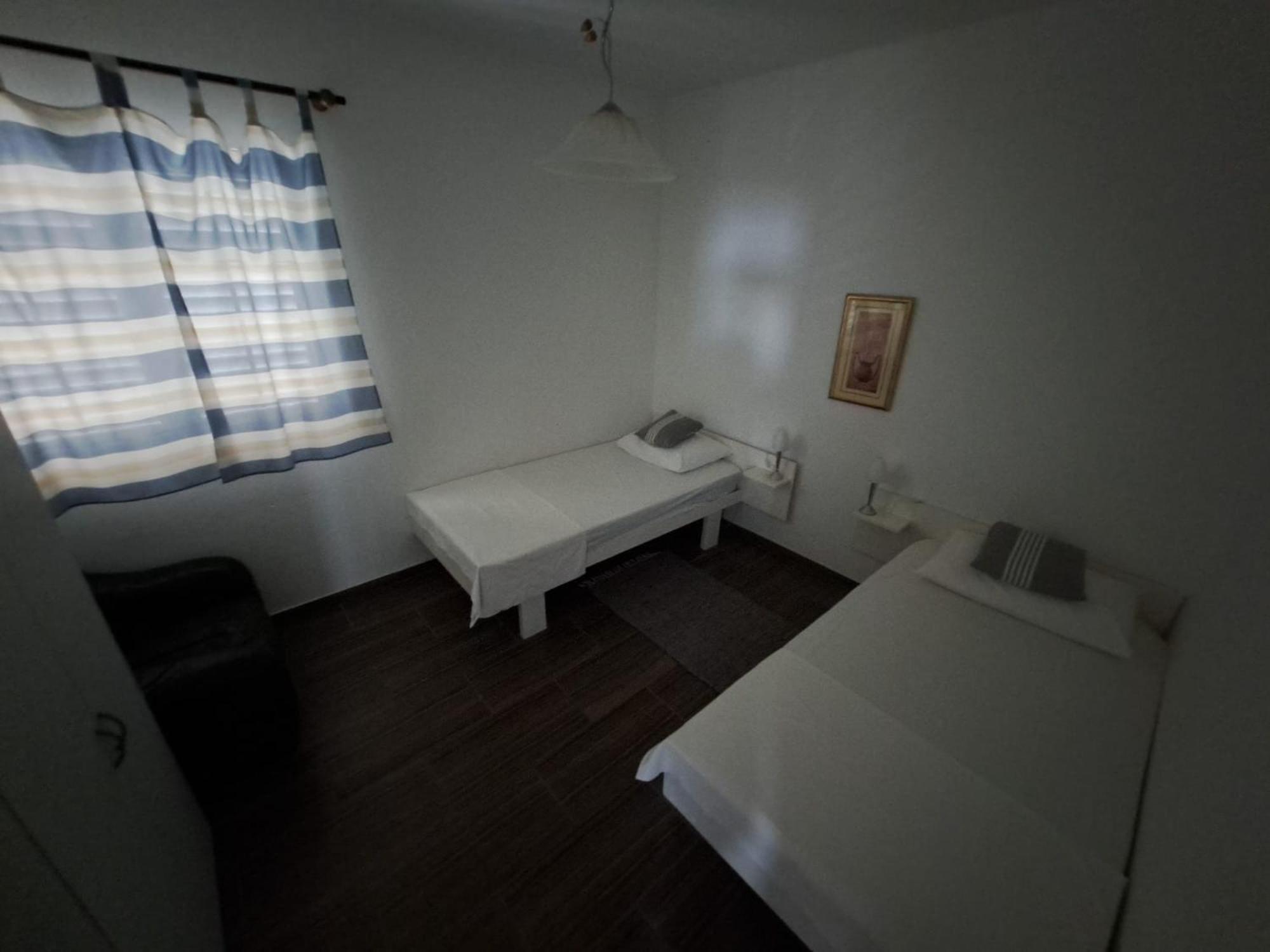Apartmani Dusica Lumbarda Exteriör bild